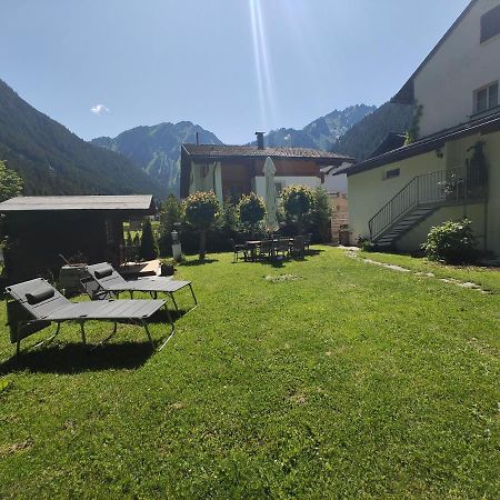 Alpenchalet Dona Partenen Luaran gambar