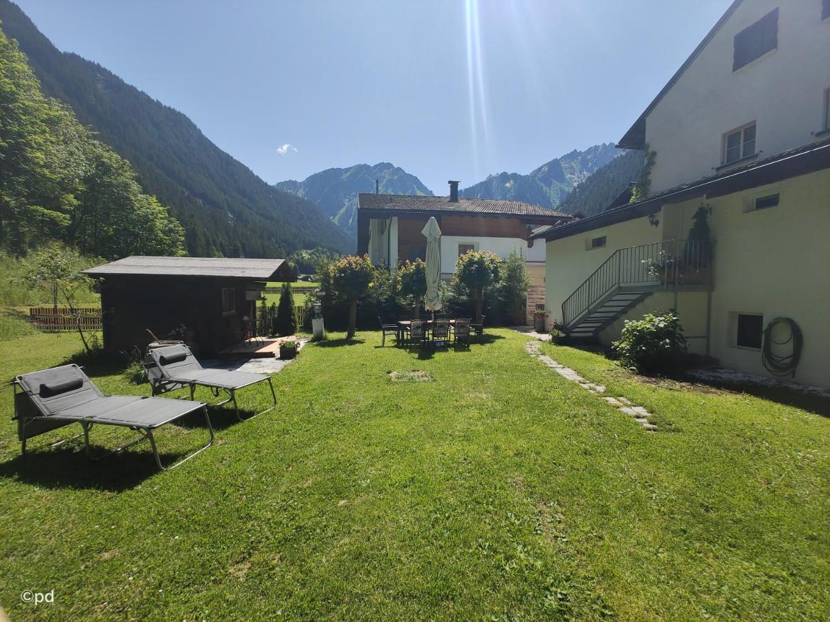 Alpenchalet Dona Partenen Luaran gambar