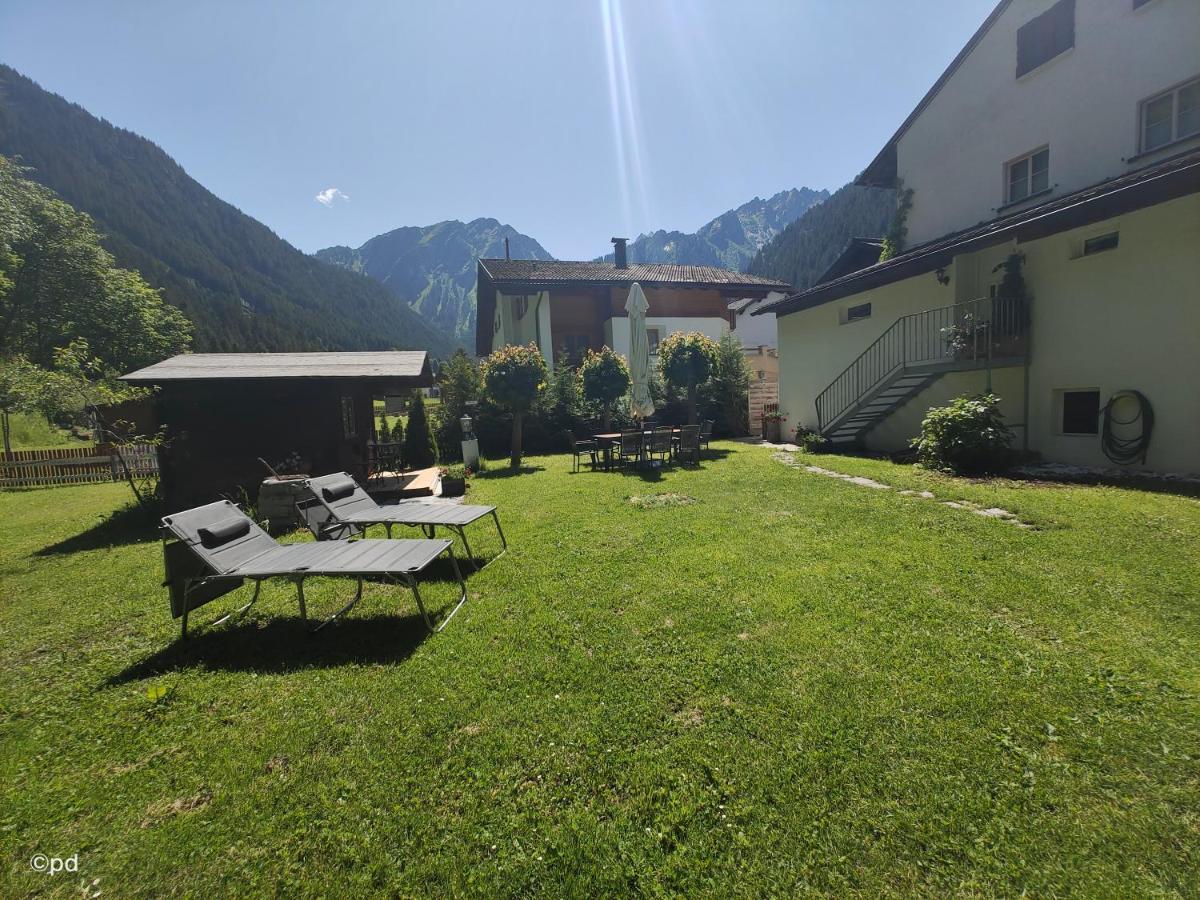 Alpenchalet Dona Partenen Luaran gambar